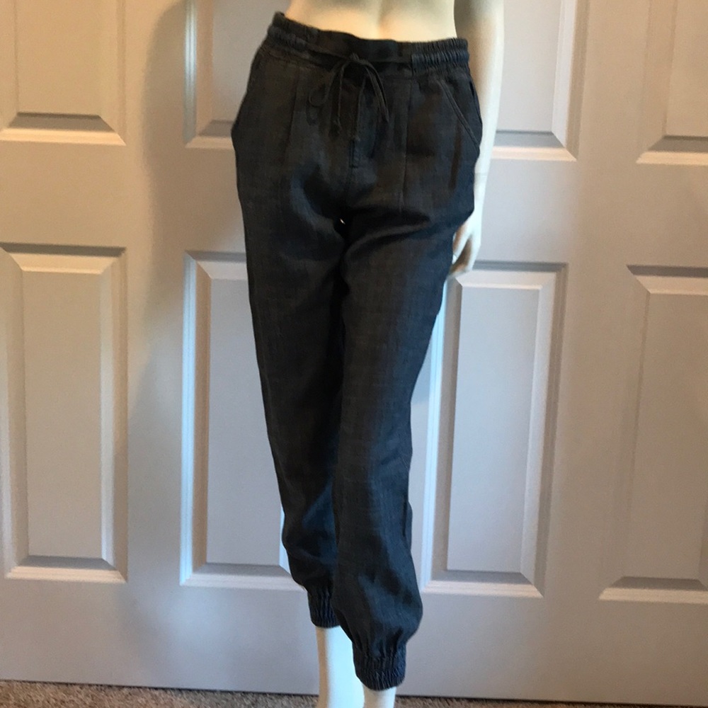 Sneak Peek cuffed pants